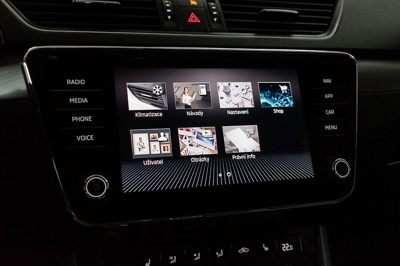 Škoda Superb 2.0 TDI 147kW STYLE*DPH*ČR 1.M - fotka 30 z 44