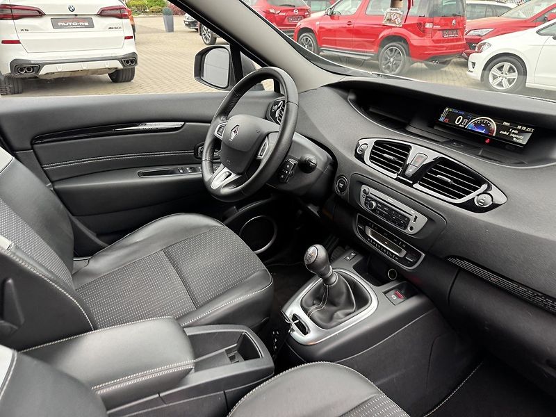 Renault Scénic (2013) 1.5dCi Digi Klima Polokůže - fotka 15 z 48