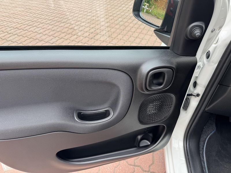 Fiat Panda (2017) ČR, 1 majitel, 9.800 km - fotka 10 z 23