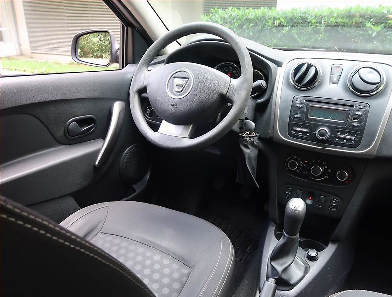 Dacia Sandero (2014) 1.2 16V, ČR,1.maj - fotka 7 z 15