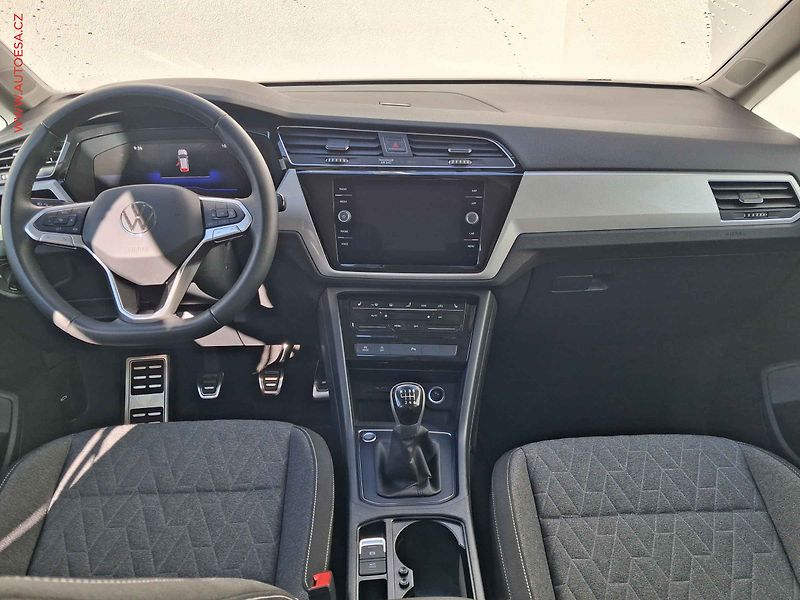 Volkswagen Touran (2023) 1.5 TSi, Move, LED, navi, - fotka 8 z 21