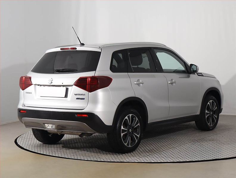Suzuki Vitara (2022) 1.5 Hybrid, Automat - fotka 5 z 17