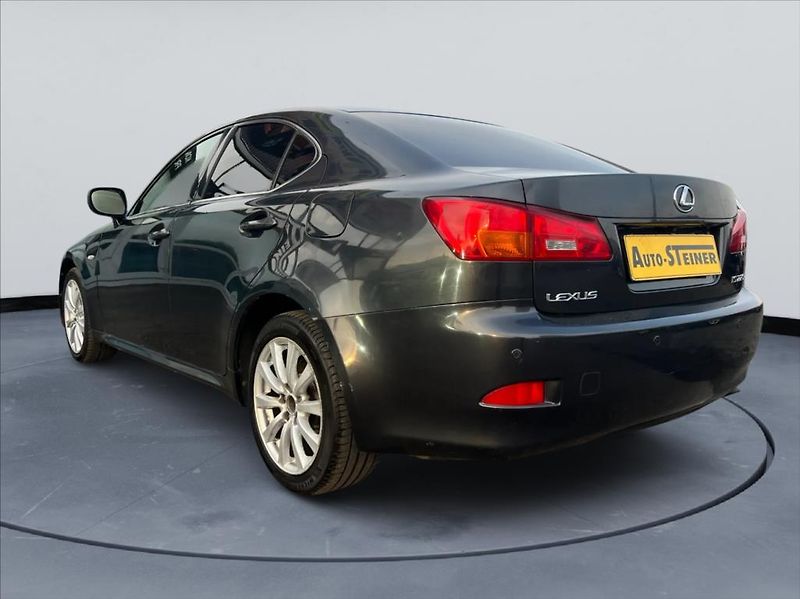 Lexus IS 2,2 220d,Keyless,Navi,Kůže - fotka 8 z 19