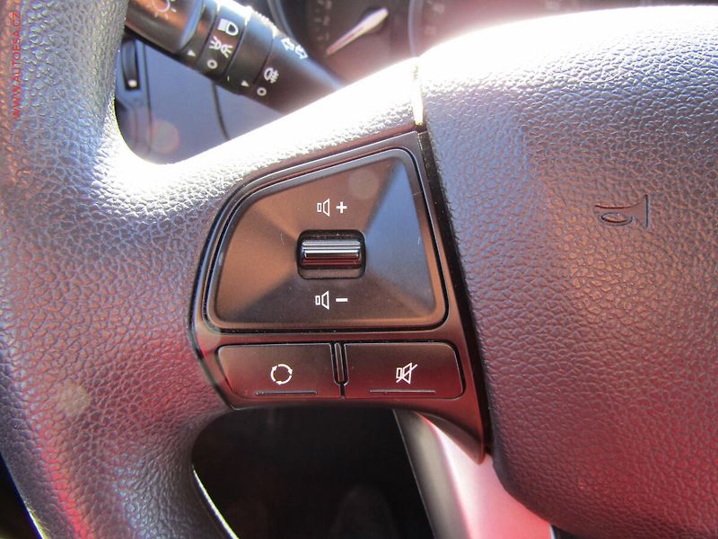 Kia Rio (2012) 1.25CVVT, ČR, AC, STK1/28 - fotka 14 z 15