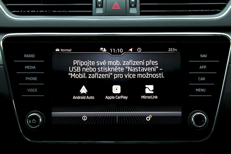 Škoda Superb (2023) 2.0 TDI 110 kW Style Plus - fotka 17 z 25