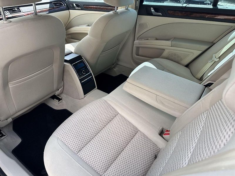 Škoda Superb (2009) 2.0 TDI Ambition - fotka 8 z 28