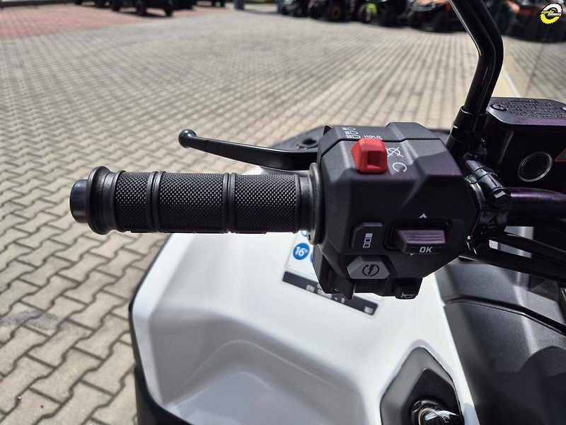 Can-Am Outlander 650 XT (2026) Outlander Electric T3b MY26 - fotka 19 z 22
