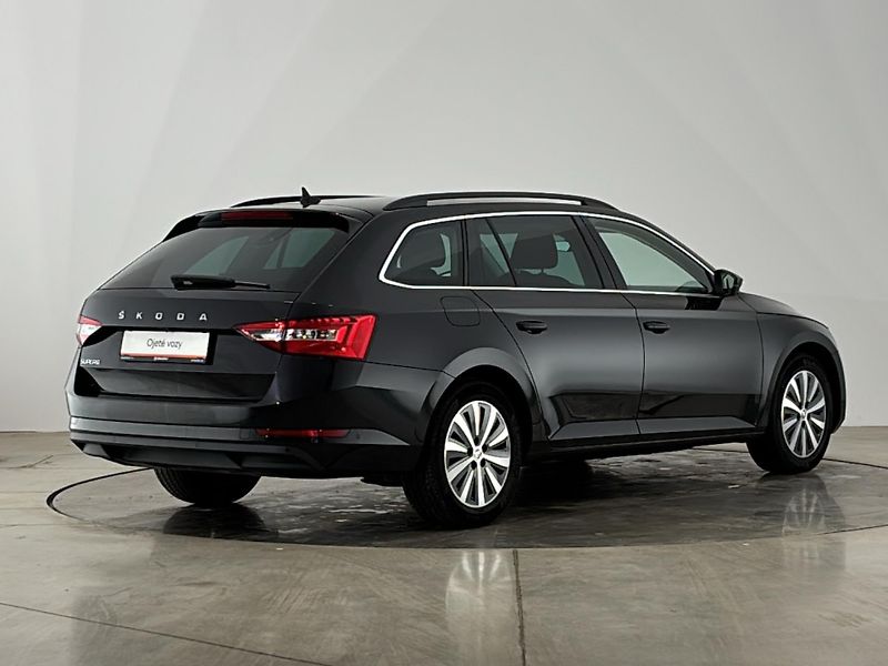 Škoda Superb Ambition DSG - fotka 2 z 28