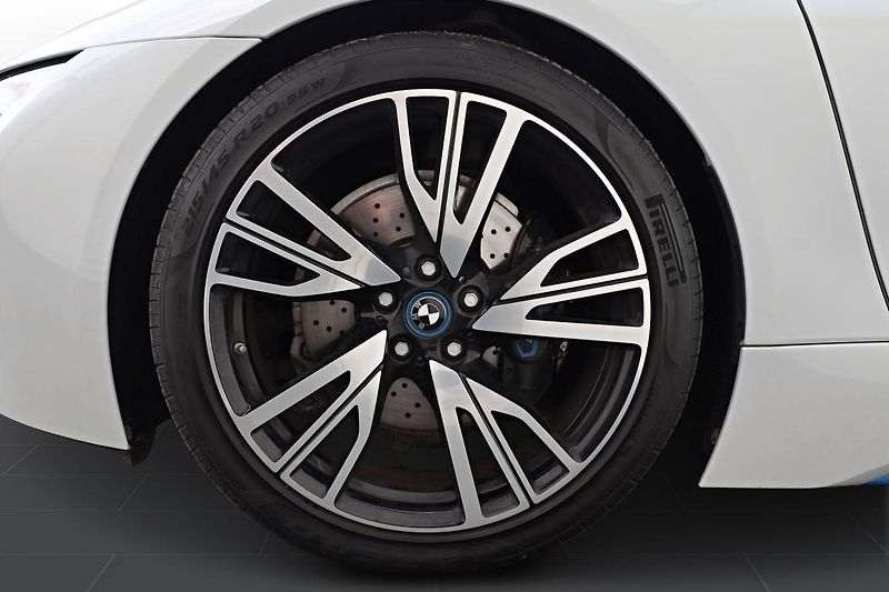 BMW i8 - fotka 7 z 15