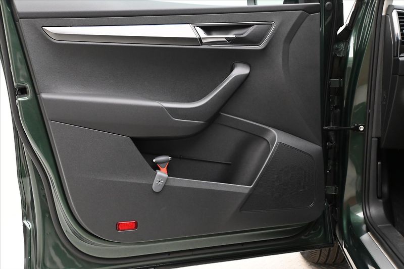 Škoda Karoq 1,5 TSI 110 kW STYLE Tažné Zár - fotka 24 z 31