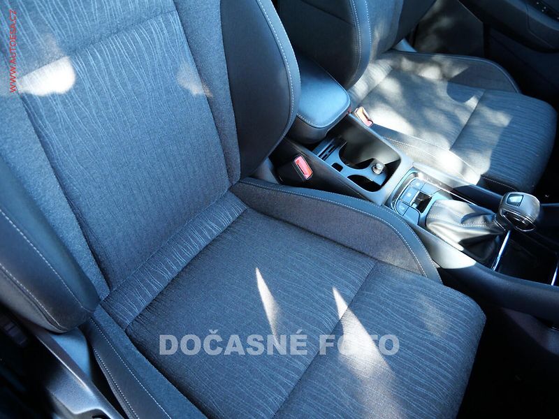 Škoda Karoq (2019) 1.5 TSi, Ambition, DSG, panor - fotka 11 z 21