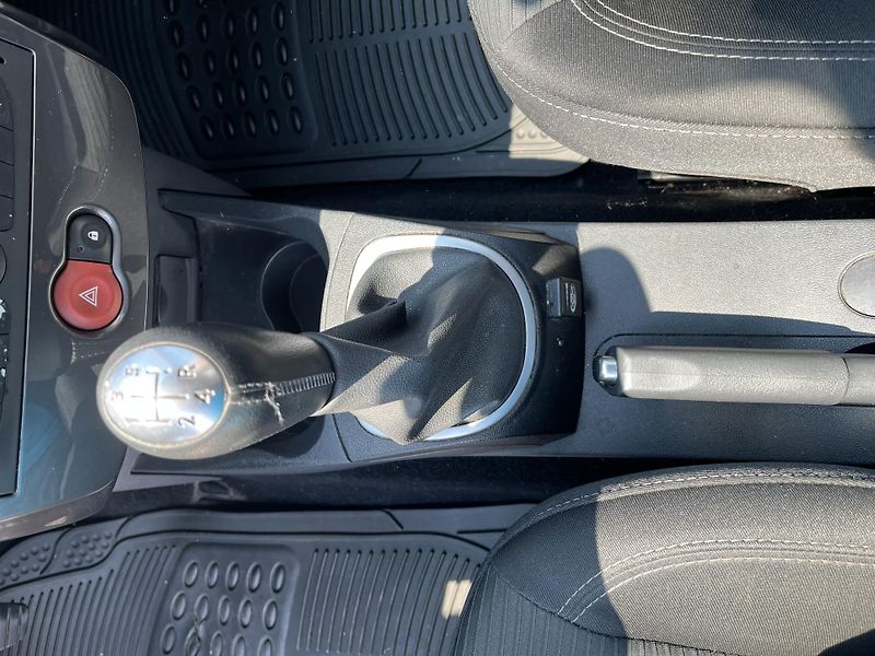 Renault Clio 1.2 - LPG - fotka 22 z 28