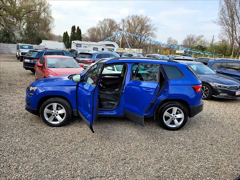 Škoda Karoq 1,6 tdi,navi,výhřev,klima,alu - fotka 17 z 50