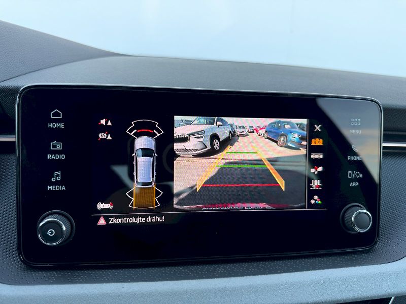 Škoda Kamiq (2025) 1.0 TSI 85kW Top Selection - fotka 18 z 35