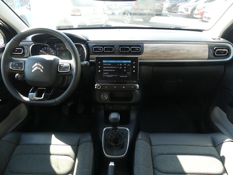 Citroën C3 (2024) 1,2 PureTech 110 MAN6 SHINE+ - fotka 11 z 23