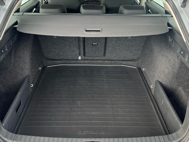 Škoda Octavia 2,0 TDi 85 kW 7DSG STYLE  IV. - fotka 14 z 27
