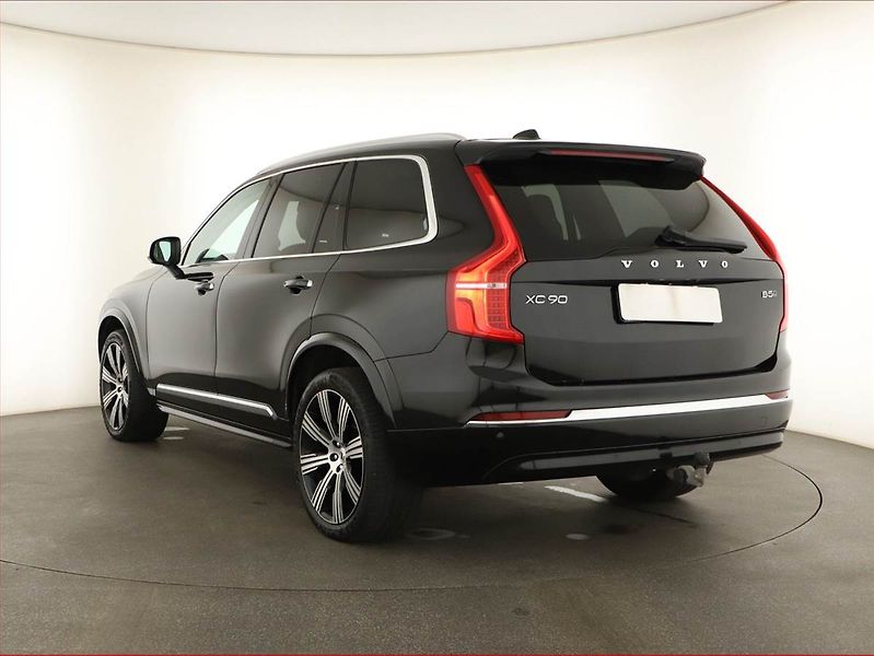 Volvo XC90 (2023) B5 AWD - fotka 4 z 21