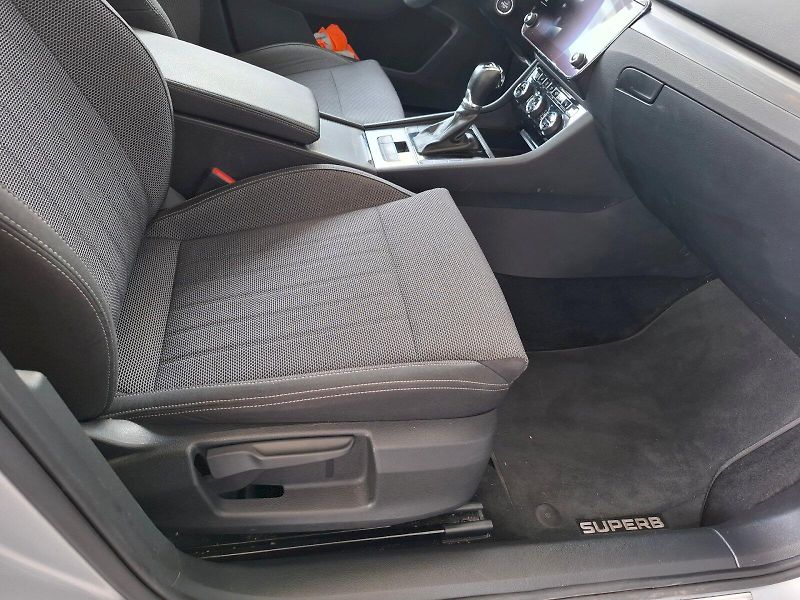 Škoda Superb (2022) COMBI  STYLE TD 110/2.0 7DG - fotka 23 z 25