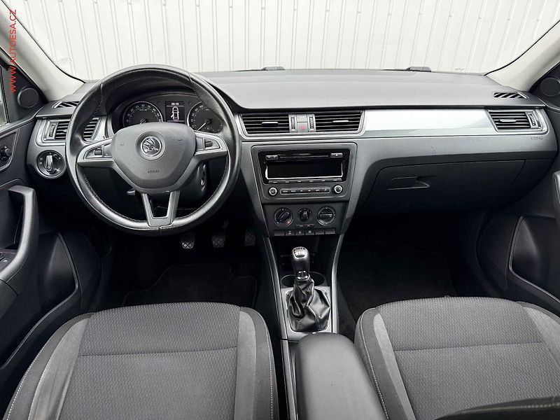 Škoda Rapid (2014) 1.6 TDi, ČR, AC, STK3/28 - fotka 8 z 15
