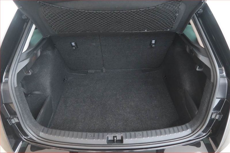 Škoda Scala (2023) 1.5 TSI, Automat, ČR,1.maj - fotka 14 z 17