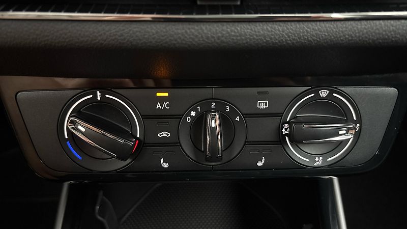 Škoda Fabia 1.0 TSI Style - fotka 13 z 23