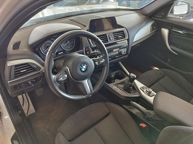 BMW Řada 1 (2017) 120I,135KW,MANUÁL.ALU,NAVI - fotka 17 z 29