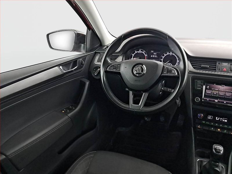 Škoda Rapid (2018) Spaceback 1.0 TSI, Xenony - fotka 7 z 18