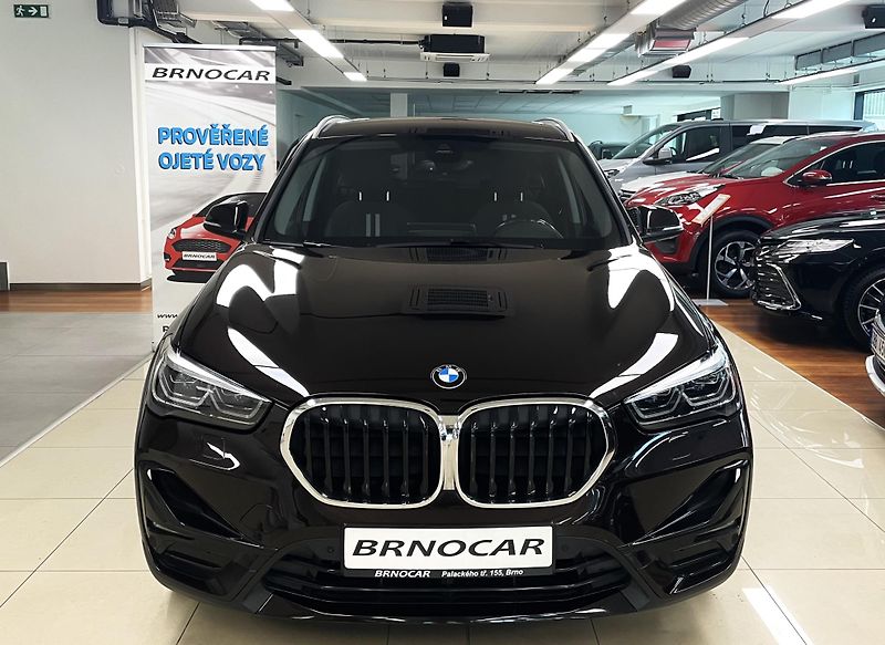 BMW X1 xDrive25e, ČR, 1.MAJ - fotka 2 z 32