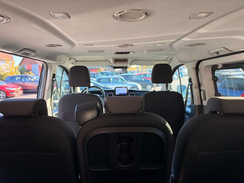 Ford Tourneo Custom (2022) Titanium 2.0TDCi 96kW L2 - fotka 22 z 35