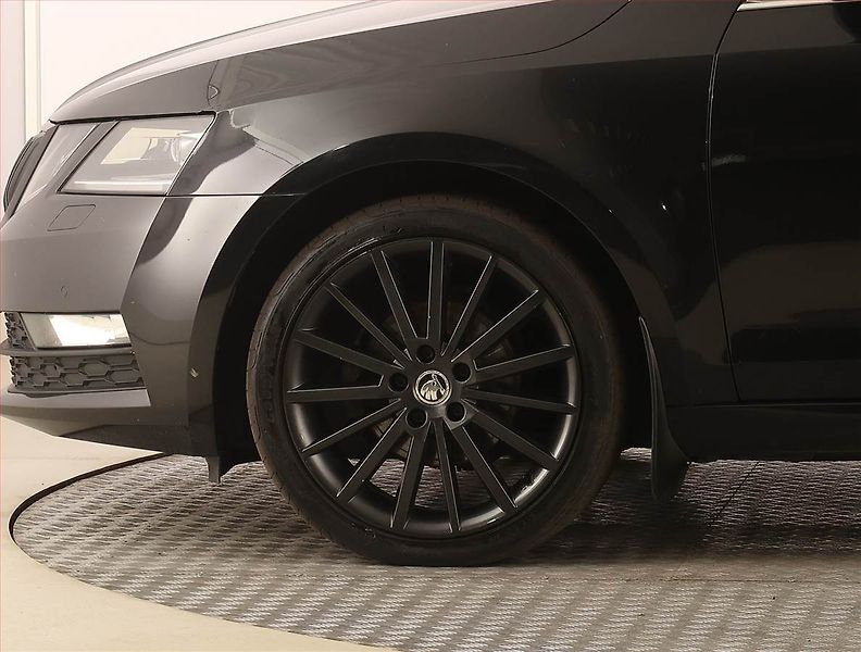 Škoda Octavia (2017) Style Plus 1.6 TDI, Tempomat - fotka 14 z 23
