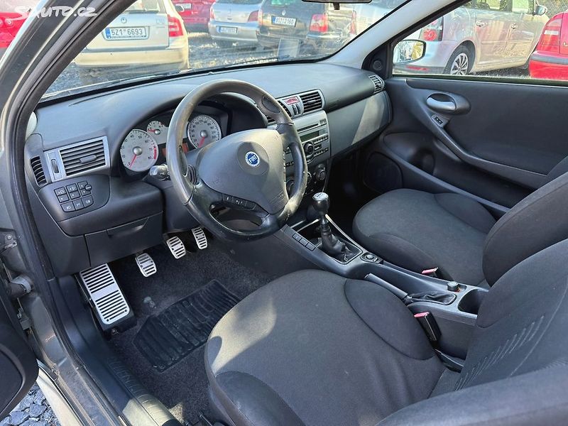 Fiat Stilo (2007) 1.4i, 70kw Původ ČR Nová STK - fotka 14 z 17