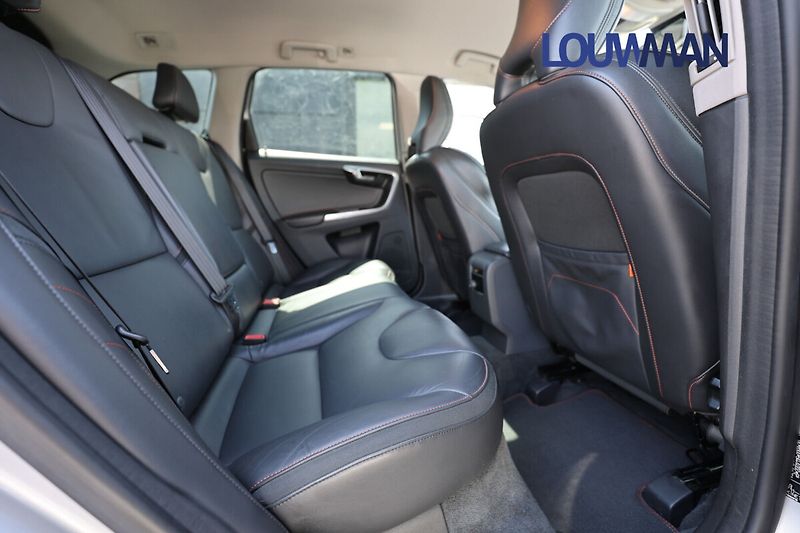 Volvo XC60 2.0 D4 Ocean Race - fotka 19 z 26