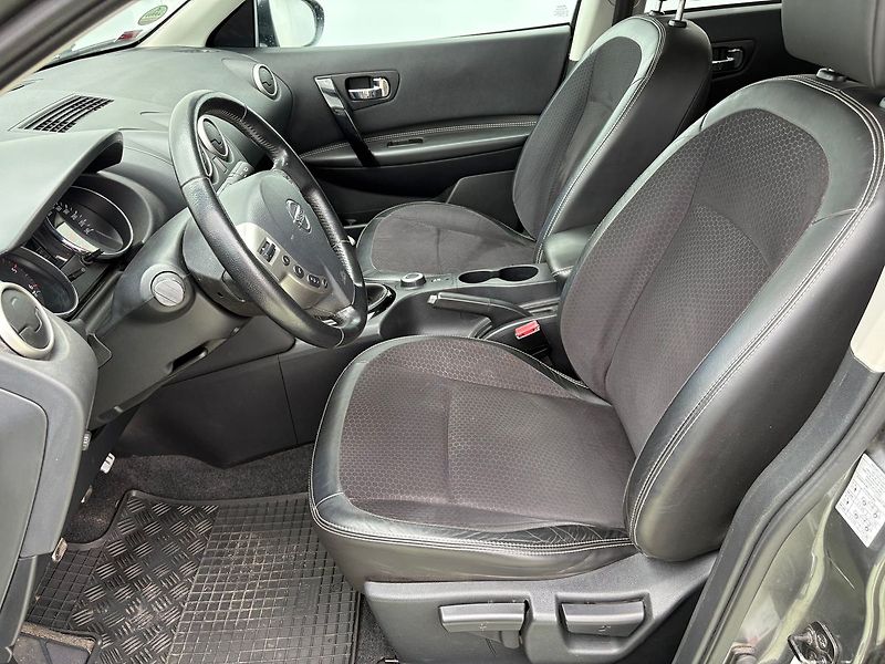 Nissan Qashqai 1.6dCi, 96kW, 4x4, Kamera 1Maj - fotka 6 z 27