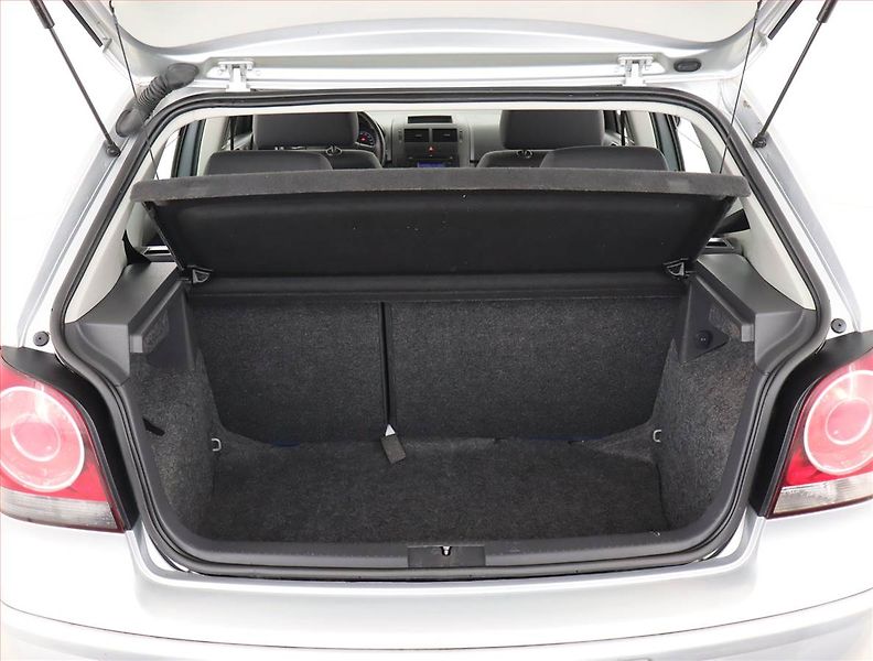 Mercedes-Benz CLA (2020) 200 - fotka 14 z 16