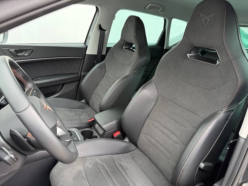 Cupra Ateca (2025) 2.0 TSI 140 kW DSG 4WD - fotka 9 z 24