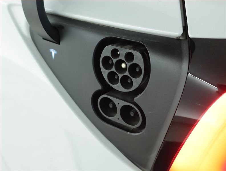 Tesla Model 3 (2023) Standard Range LFP, SoH 94% - fotka 20 z 21
