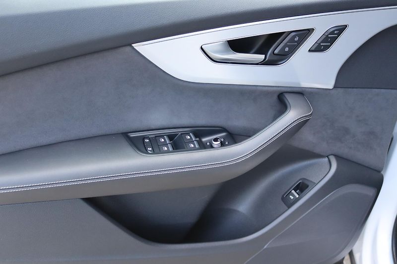 Audi Q7 NENÍ MOŽNÝ ODPOČET DPH - fotka 19 z 49