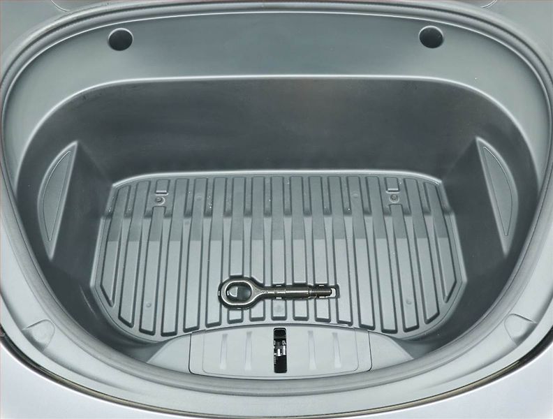 Tesla Model 3 (2023) Long Range RWD 79kWh, SoH 91% - fotka 17 z 21