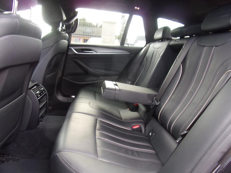 BMW Řada 5 (2019) 530D NAVI ALU NAVI M-PACKET - fotka 19 z 48