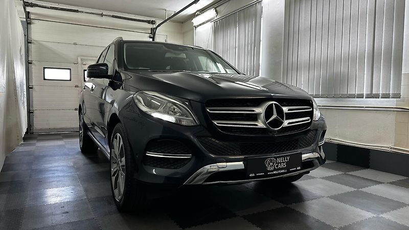 Mercedes-Benz GLE 250D / 4.MATIC / DVĚ SADY KOL - fotografie inzerátu