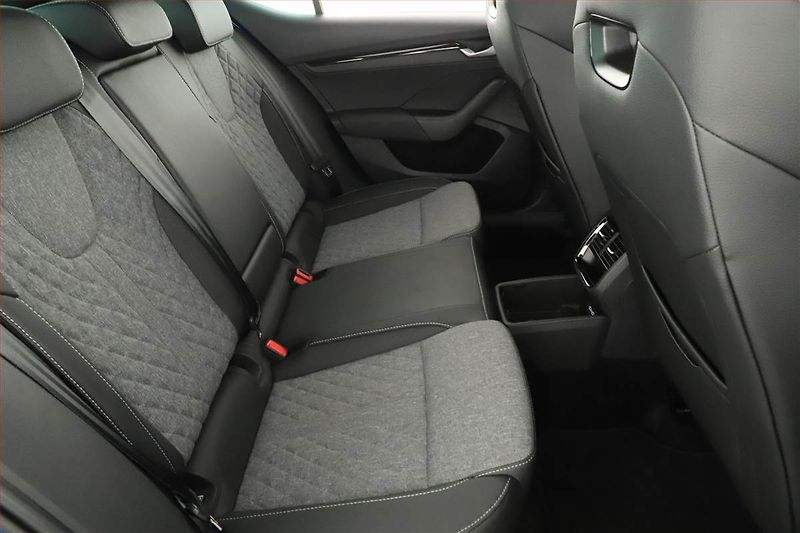 Škoda Octavia (2025) 1.5 eTSI mHEV, SPORTLINE - fotka 13 z 15