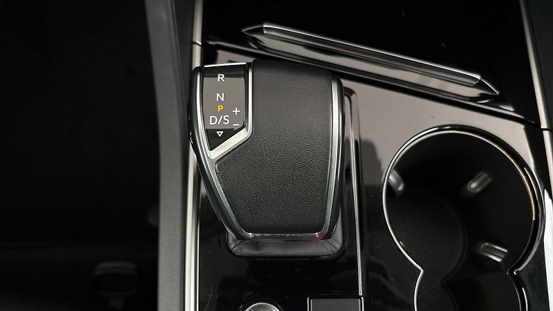 Volkswagen Touareg 3.0 TSI PHEV Tiptronic Eleganc - fotka 24 z 33