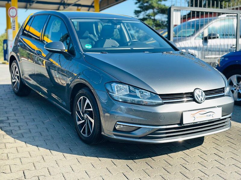 Volkswagen Golf (2019) 1.0TSi NAVI,LED,APP,SERVIS - fotka 1 z 15