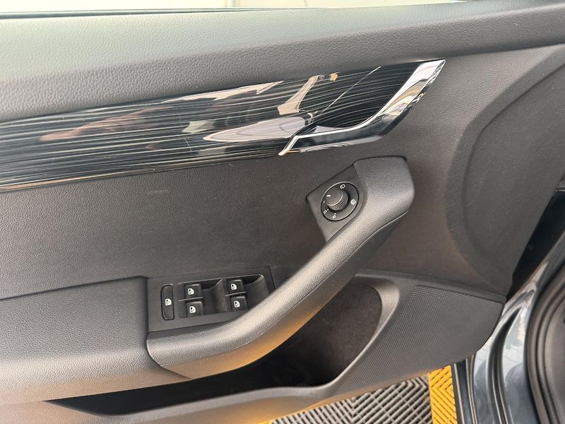 Škoda Octavia 1.6tdi*85kw*Manuál*Kůže*LED* - fotka 10 z 34