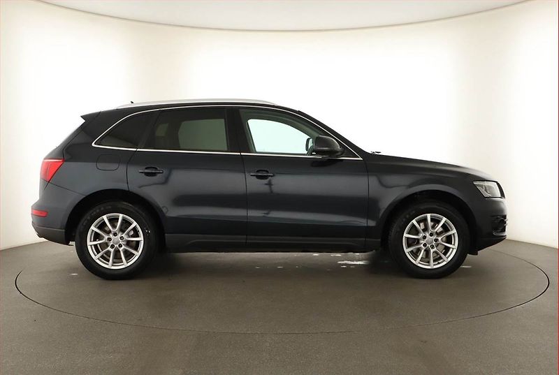 Audi Q5 (2012) Exclusive 3.0 TDI, 4X4 - fotka 6 z 18