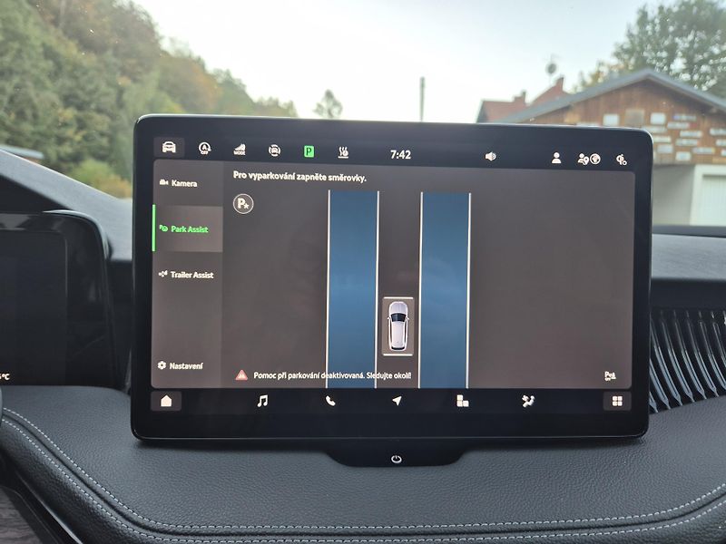 Škoda Superb ZAMLUVENO ! 110kw DSG L&K 18A - fotka 35 z 52
