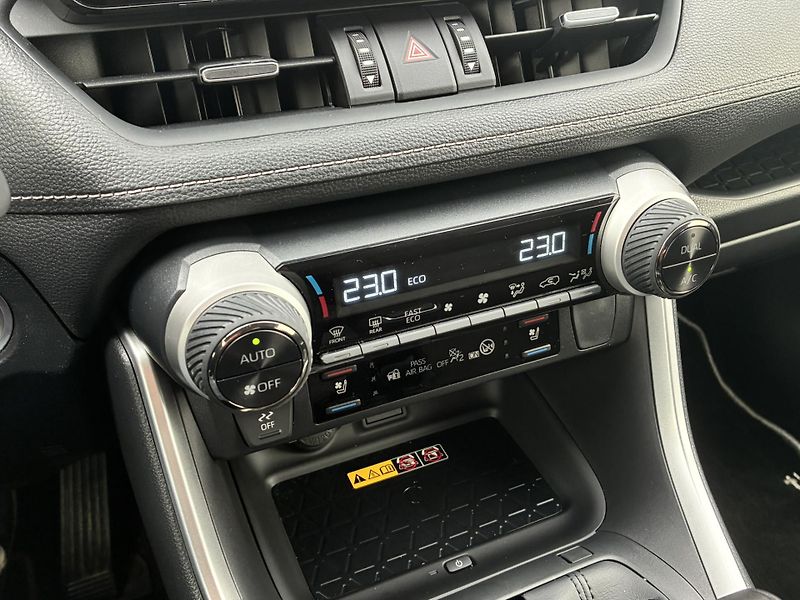 Toyota RAV4 2.5 HSD e-CVT AWD Exe. JBL - fotka 21 z 26