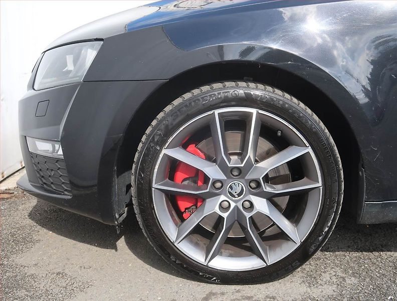 Škoda Octavia (2013) RS 2.0 TSI, Automat - fotka 15 z 23