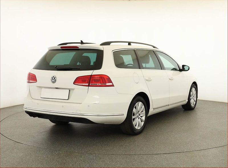 Volkswagen Passat (2013) 2.0 TDI, Automat, ČR,1.maj - fotka 5 z 17