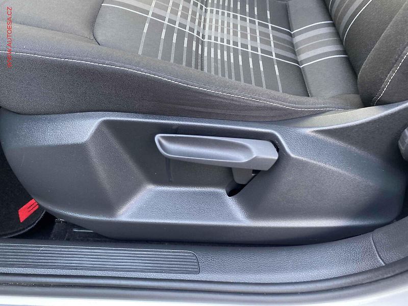 Volkswagen Golf Sportsvan (2015) 1.2 TSi, Lounge, STK6/28 - fotka 14 z 17